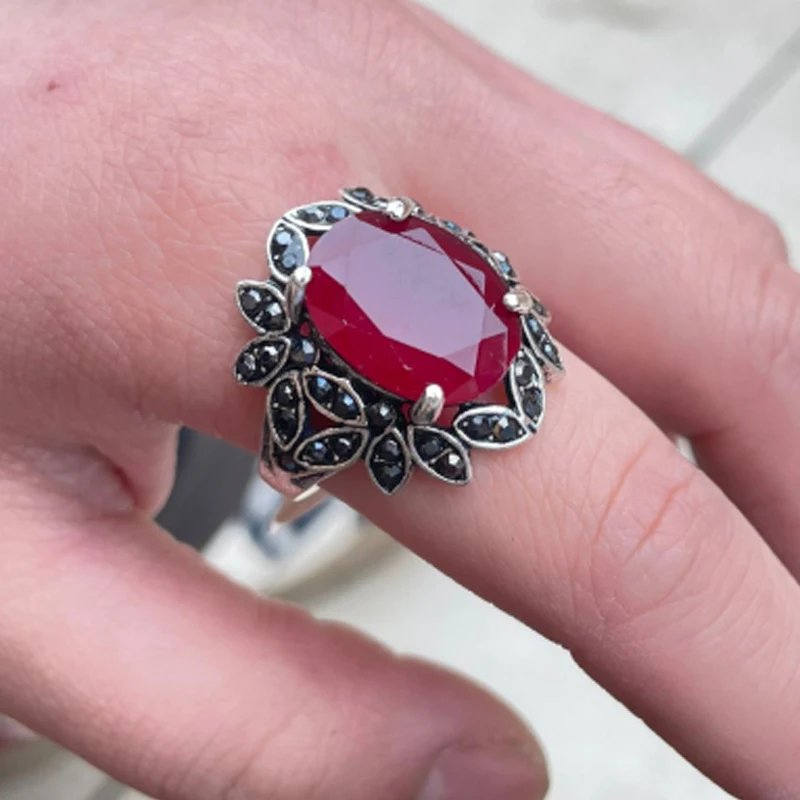 Fleepmart New Arrival Silver Color Retro Personality Red Stone Crystal CZ Ladies Engagement Rings Original Jewelry For Women Best Gifts