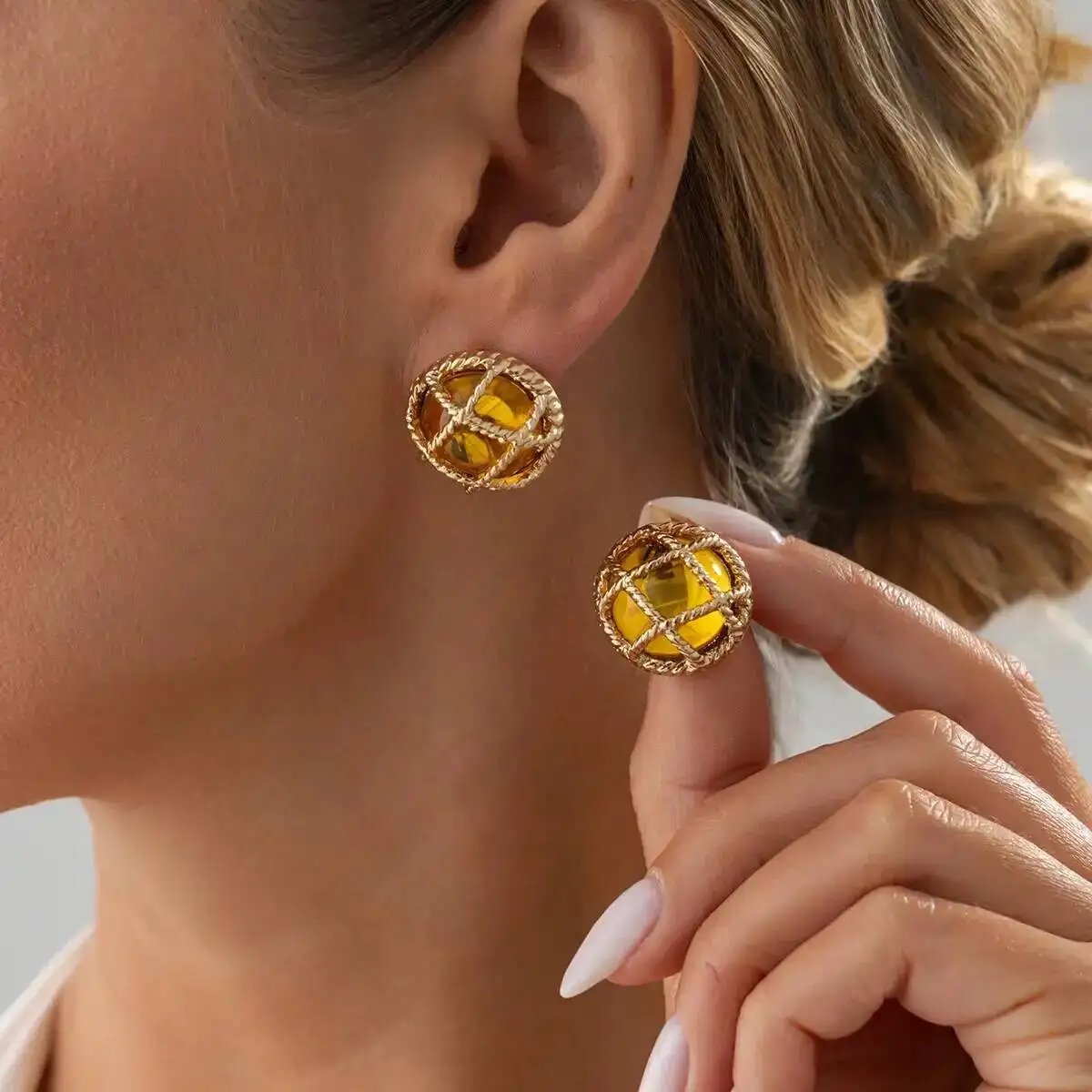 Fleepmart 6 Colors Retro Rounds Resin Crystal Stud Earrings Women Boho Gold Color Grid Cage Shaped Piercing Earring Jewelry Gifts