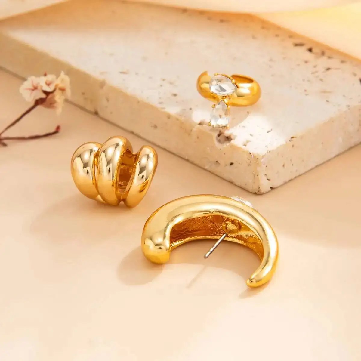 Fleepmart 3Pcs/Set Unique Inlaid Rhinestone Clip Earrings for Women Personalized Gold Color C-shaped Ear Cuff 2026 New Jewelry