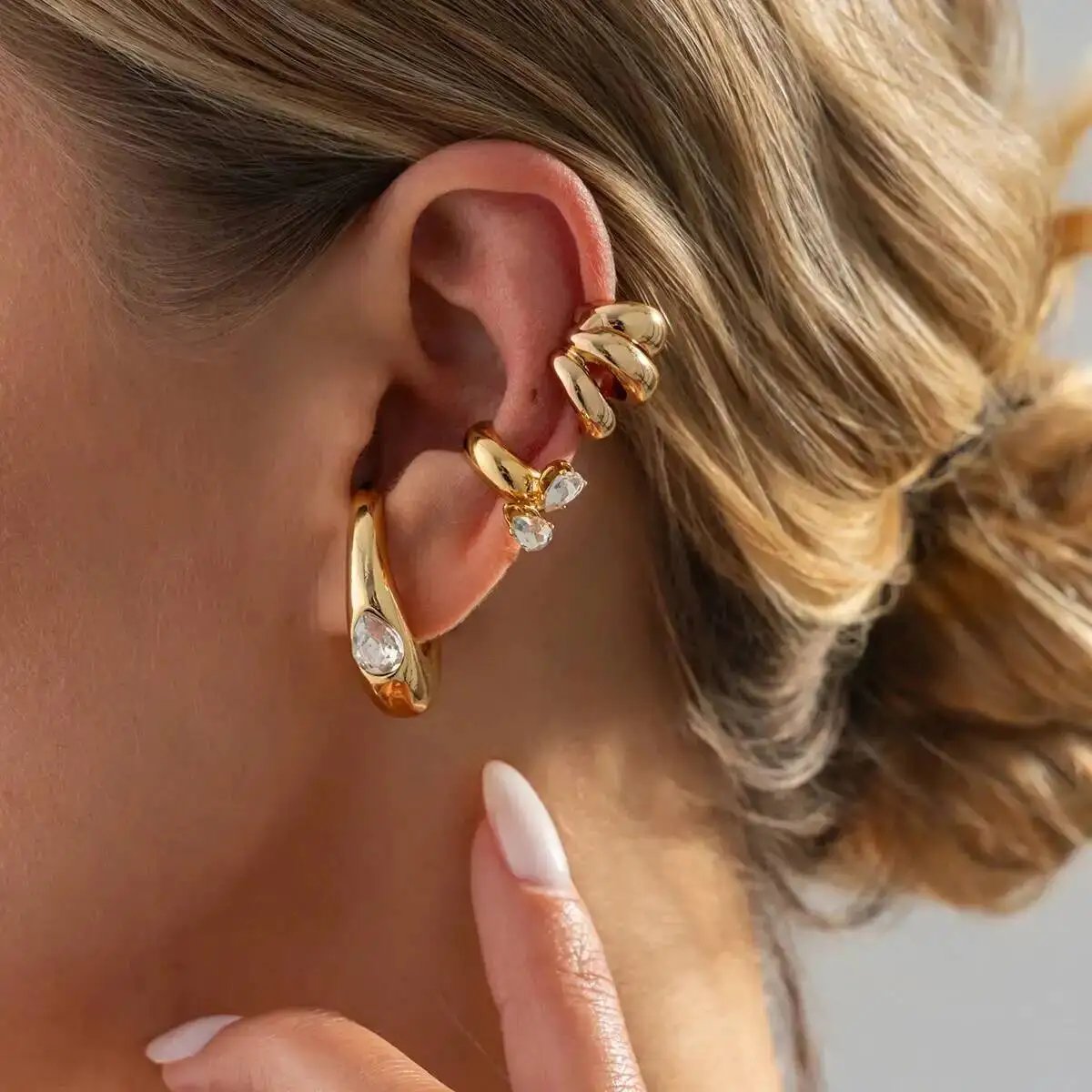 Fleepmart 3Pcs/Set Unique Inlaid Rhinestone Clip Earrings for Women Personalized Gold Color C-shaped Ear Cuff 2026 New Jewelry