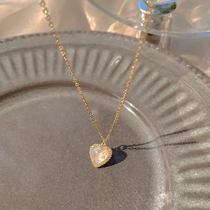 Shiny Butterfly Necklace for Women – Double Layer Clavicle Chain Pendant, Elegant Fashion Jewelry Gift Shiny Butterfly Necklace for Women – Double Layer Clavicle Chain Pendant, Elegant Fashion Jewelry Gift