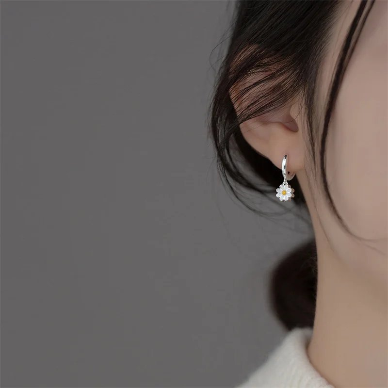 Fleepmart Exquisite Small Daisy Flower Drop Earring for Women Fashion Charm Minimalist Sunflower Earrings Summer Jewelry Gifts Fleepmart Exquisite Small Daisy Flower Drop Earring for Women Fashion Charm Minimalist Sunflower Earrings Summer Jewelry Gifts